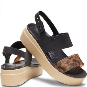 Crocs Women's Brooklyn Low Wedges size 6 NWT